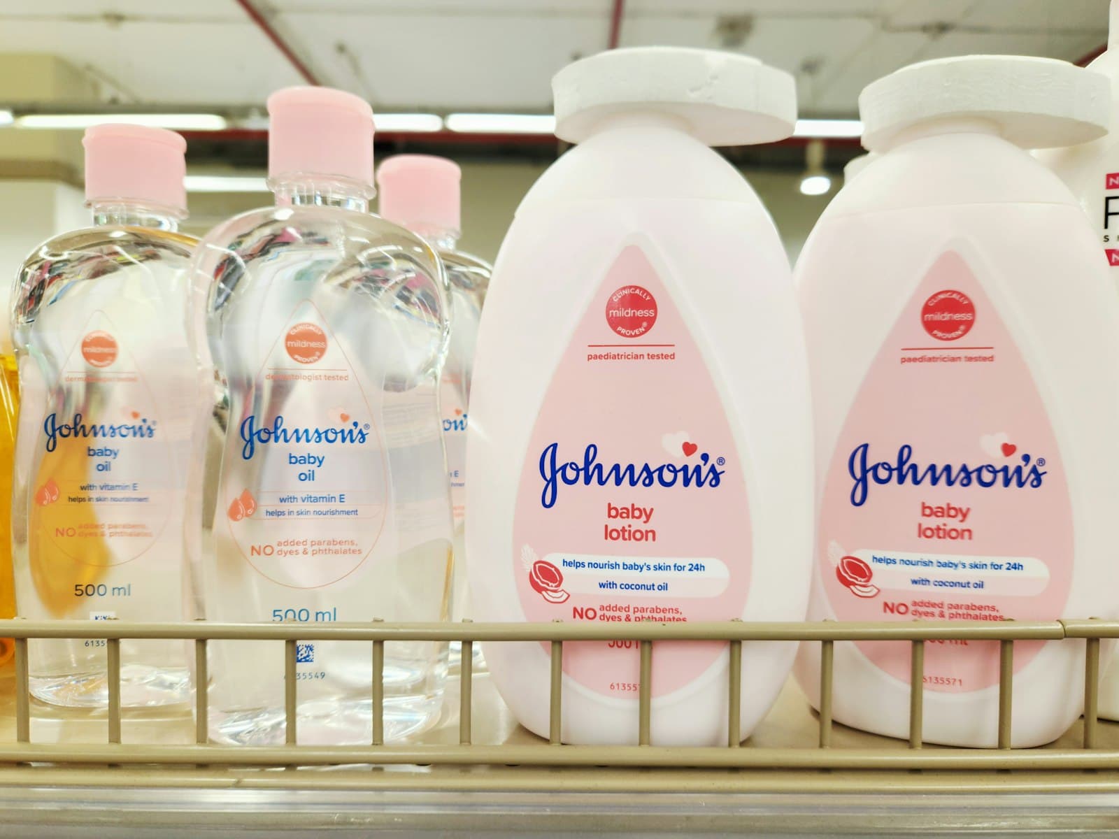Flacons de lotion et huile pour bébé